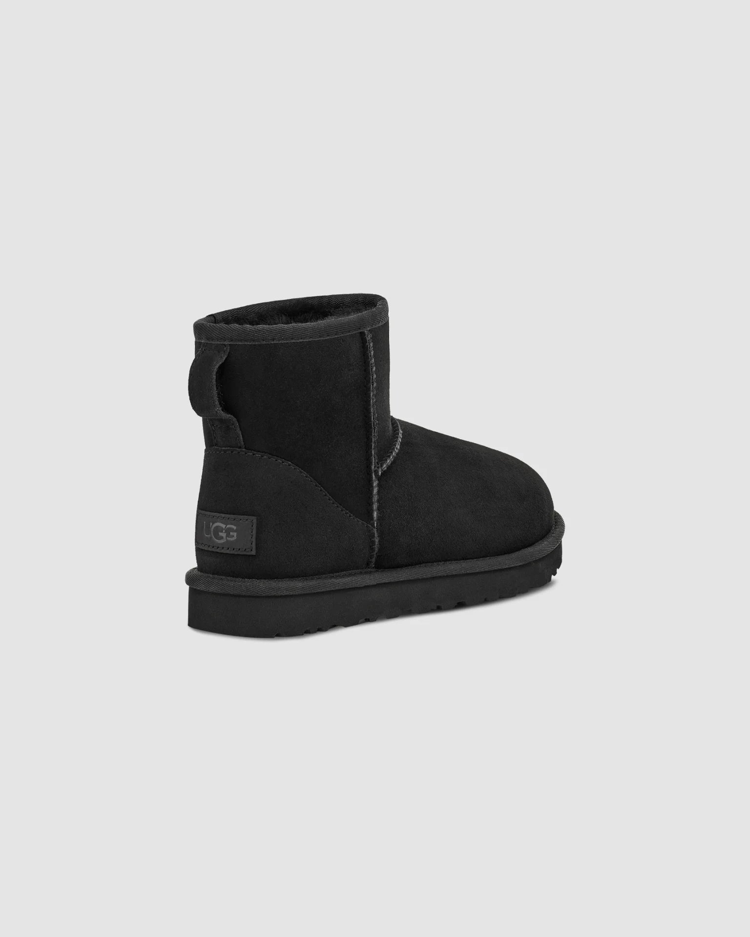 UGG W Classic Mini II Black - hvittrad.no