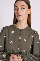 NORR Miluna Embroidery LS Dress Olive W. Embroidery - hvittrad.no