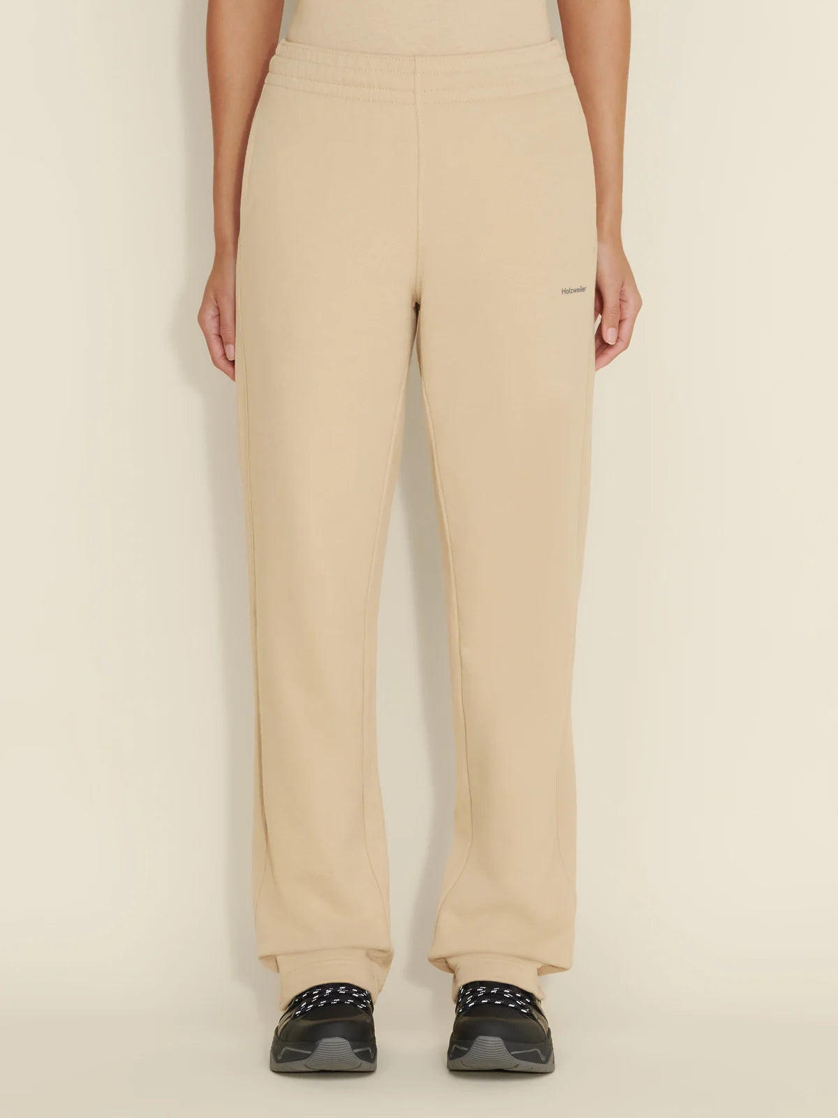 Holzweiler W. Relaxed Sweatpants Sand - hvittrad.no