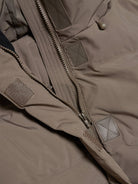 Holzweiler Loen Down Jacket Taupe - hvittrad.no