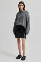 Second Female Brook Knit Drop Shoulder O-Neck Charcoal Gray - hvittrad.no