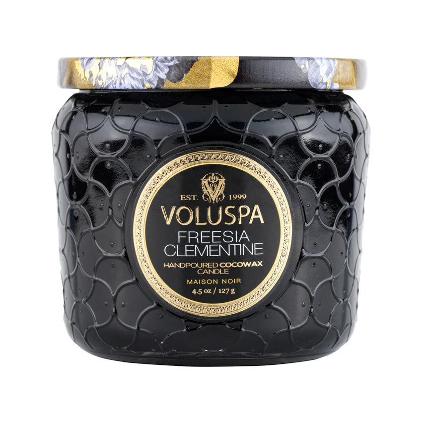 Voluspa Petite Jar Candle - Freesia Clementine 127g - hvittrad.no