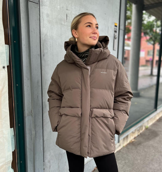 Besseggen Down Jacket Taupe