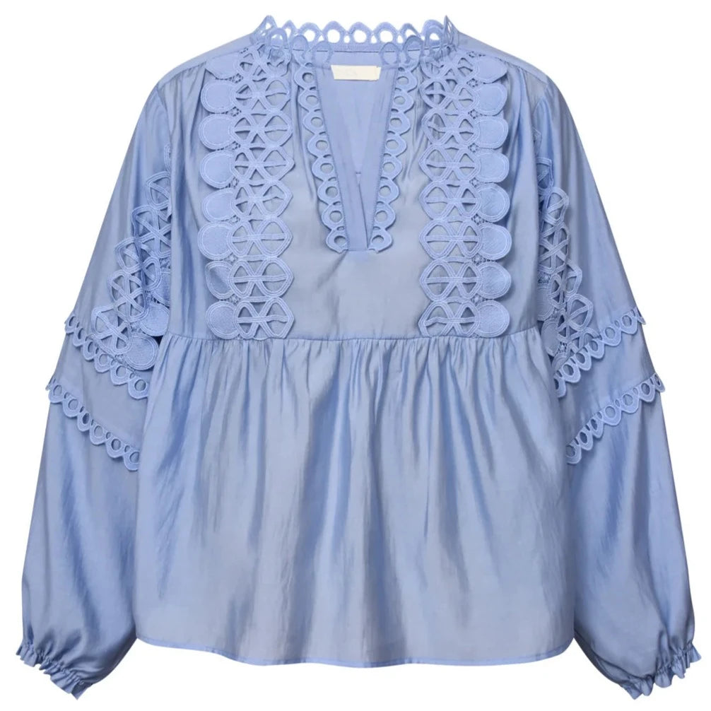 Gossia KaiaGO Lace Blouse Light Blue - hvittrad.no