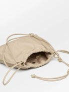 Beck Söndergaard Lamb Giana Bag Soft Beige - hvittrad.no